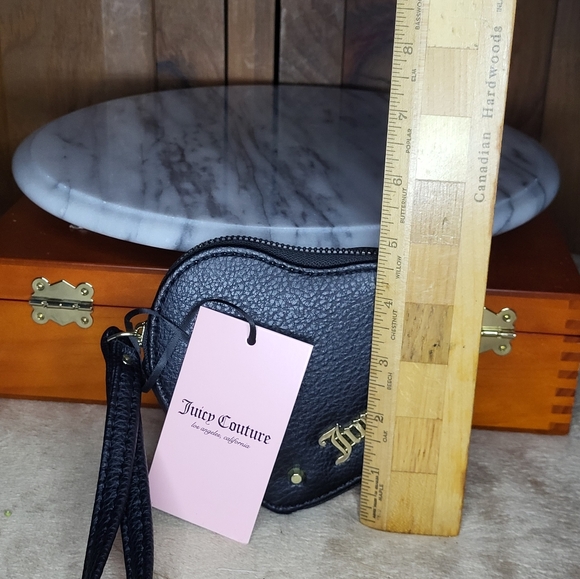 Juicy Couture Black Heart Wristlet - Picture 4 of 15